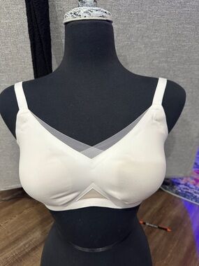 Honeylove Crossover Bra - Cream Size 36B/C